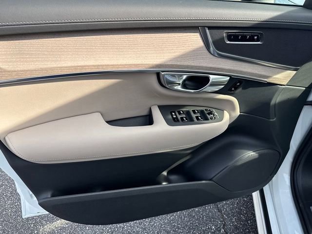 Used 2026 Volvo XC90 B5 Plus image 13