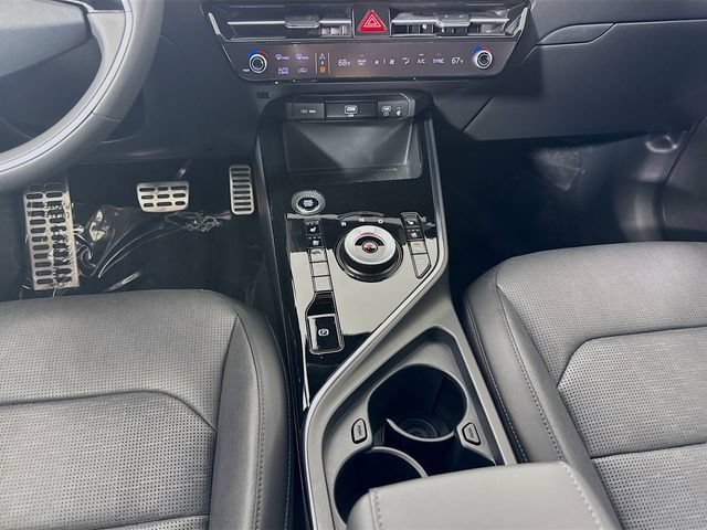 Used 2023 Kia Niro SX Touring FWD image 25