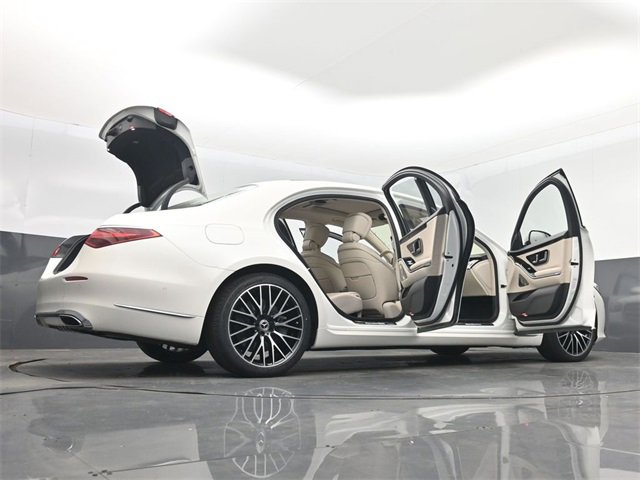 Used 2022 Mercedes-Benz S 580 4MATIC Sedan w/ Rear Seat Package image 67