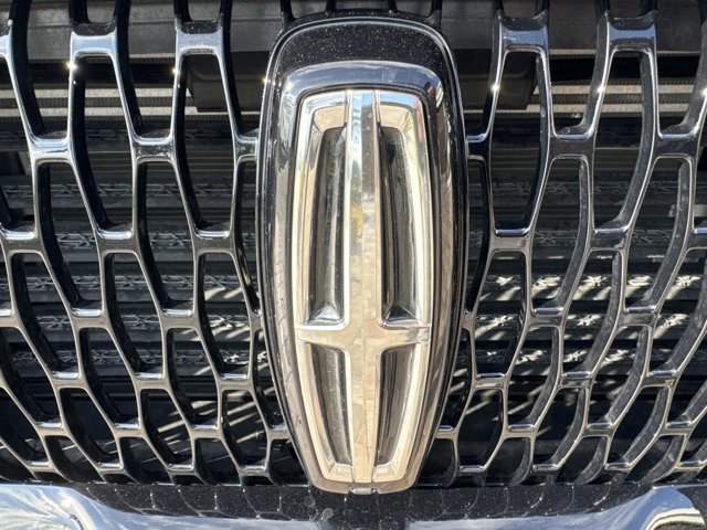 Used 2022 Lincoln Aviator Reserve w/ Equipment Group 201A image 8