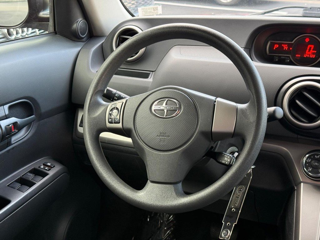 Used 2013 Scion xB FWD image 13