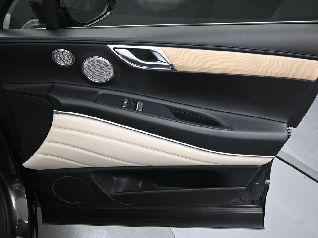 Used 2024 Genesis GV80 3.5T w/ Prestige Package image 42