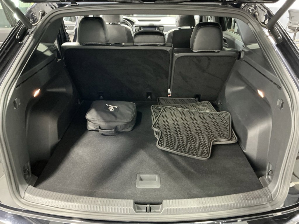 Used 2021 Volkswagen Atlas Cross Sport SEL image 23