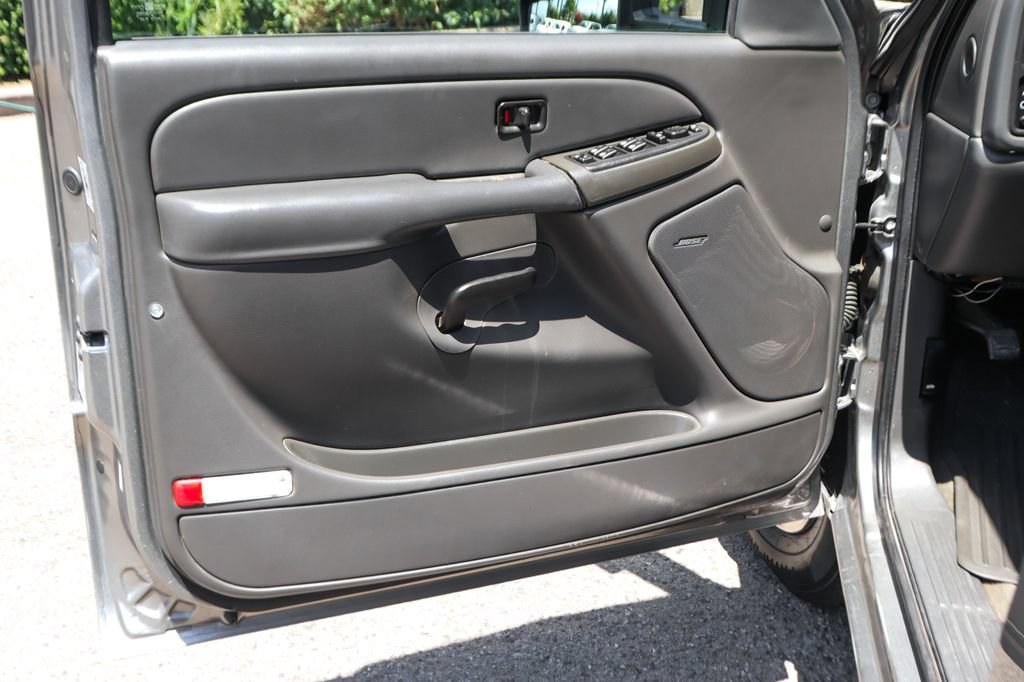 Used 2006 Chevrolet Silverado 3500 LT w/ Heavy-Duty Power Package RWD image 16