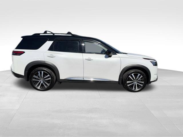 Used 2025 Nissan Pathfinder Platinum AWD/4WD image 8