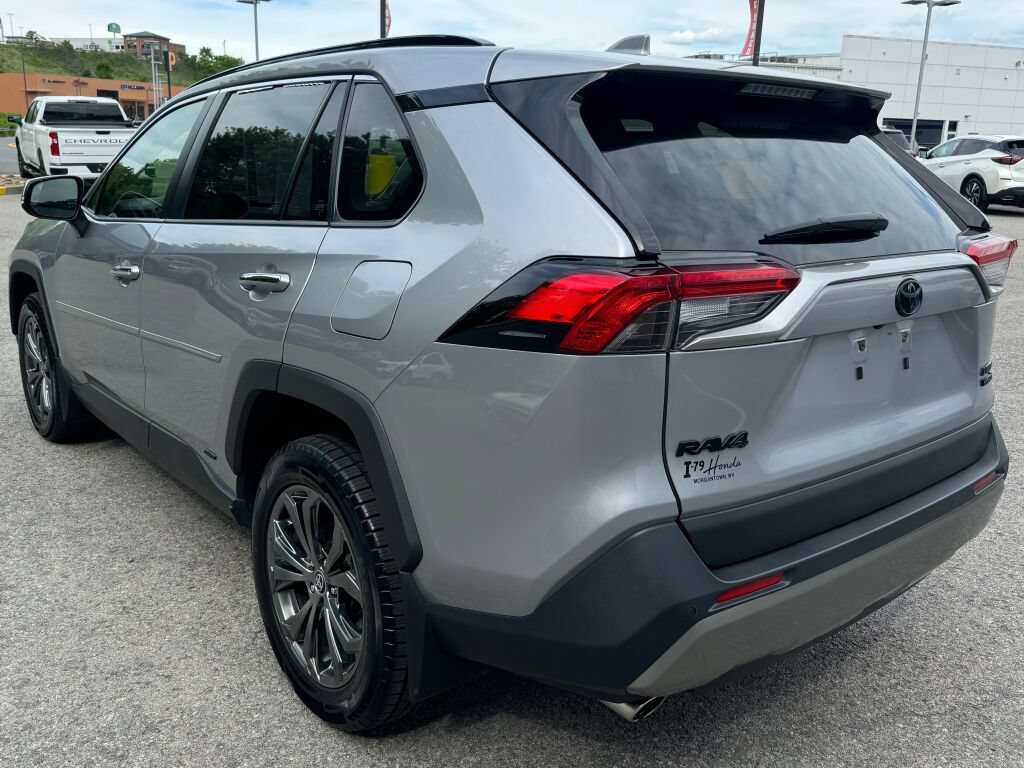 Used 2022 Toyota RAV4 Limited AWD/4WD image 5
