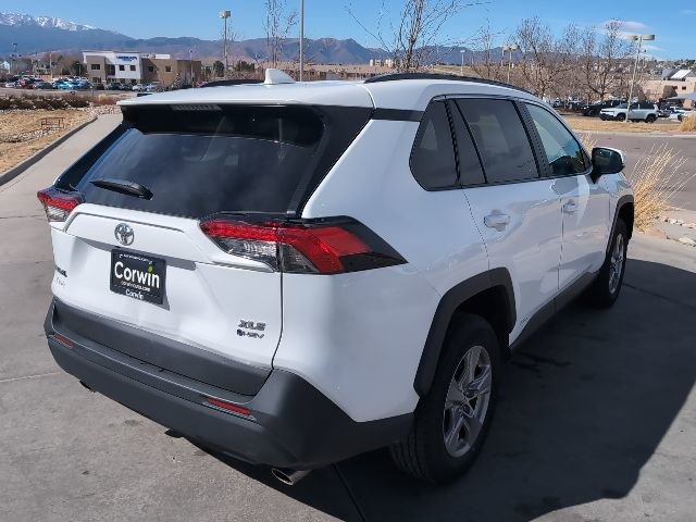Used 2025 Toyota RAV4 XLE AWD/4WD image 8