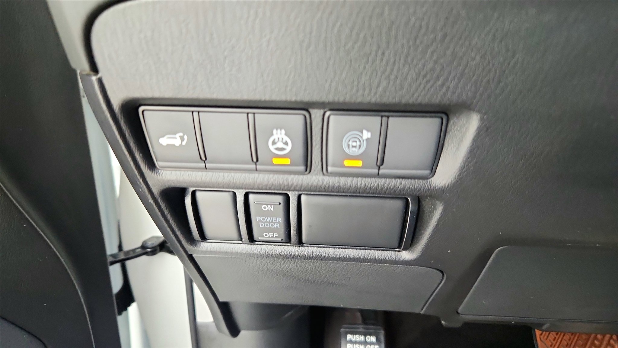 Used 2024 Nissan Armada SL w/ Captain's Chairs Package image 30