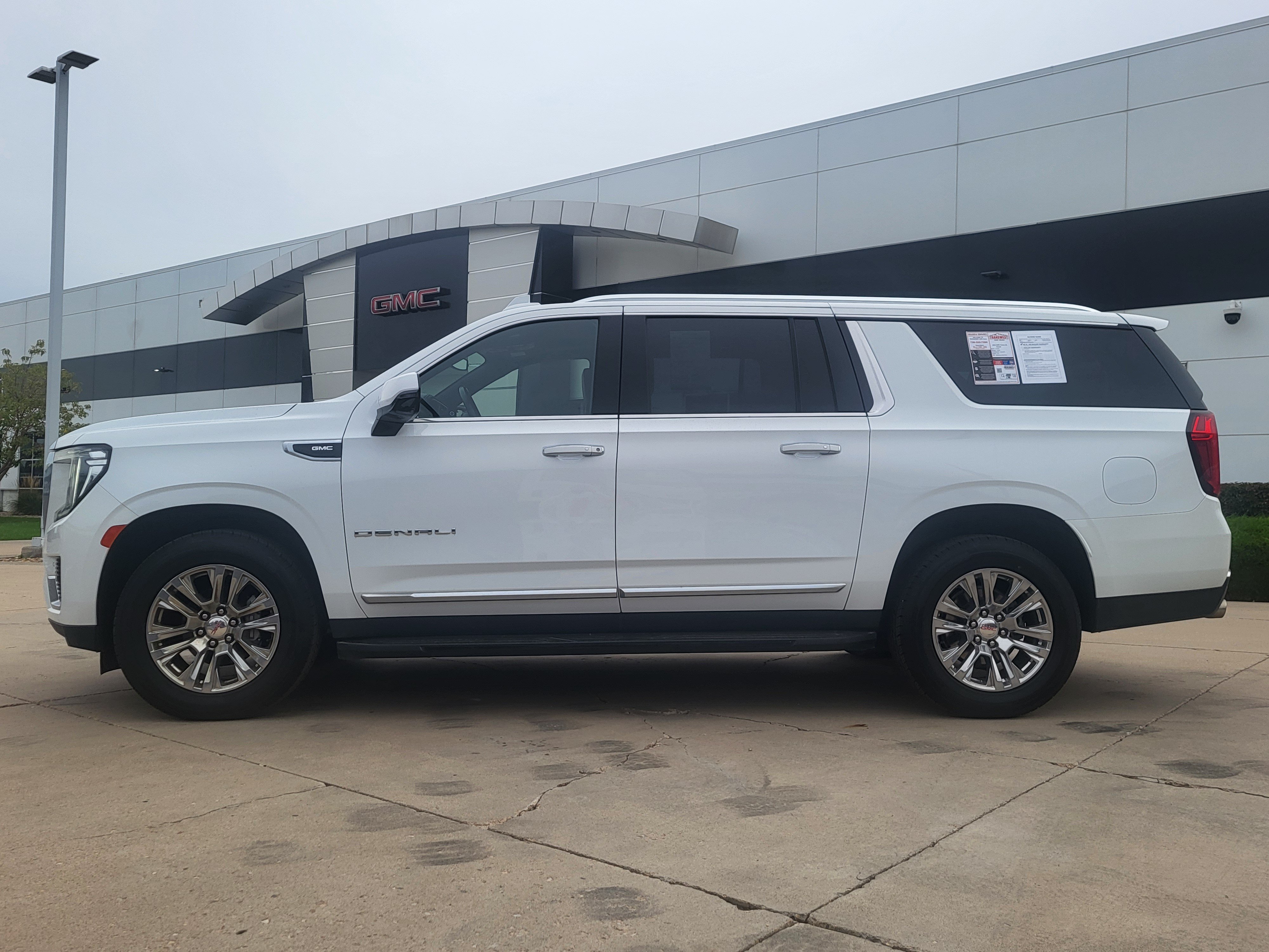 Certified 2024 GMC Yukon XL Denali AWD/4WD image 4