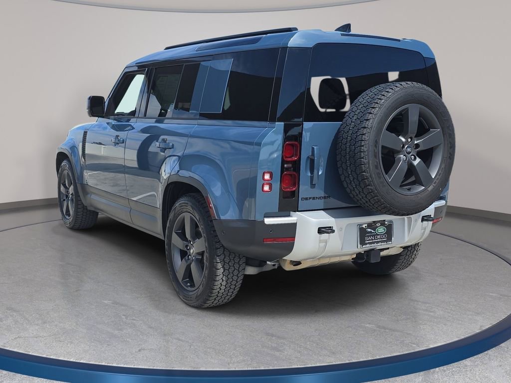 Used 2025 Land Rover Defender 110 S image 7