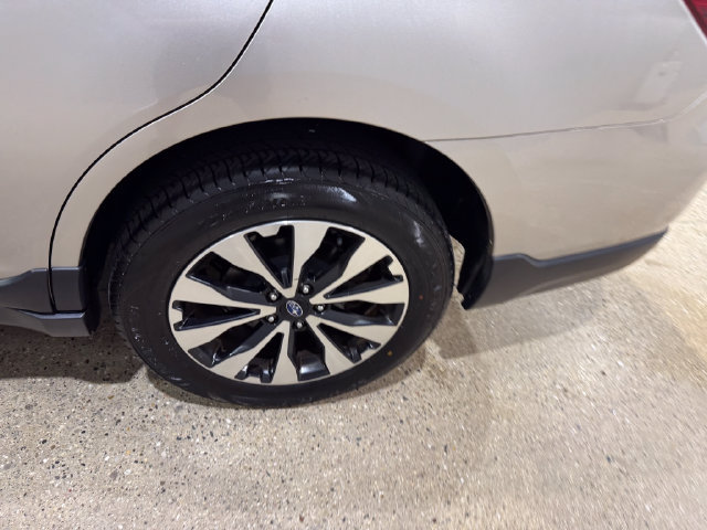 Used 2017 Subaru Outback 2.5i Limited AWD/4WD image 30
