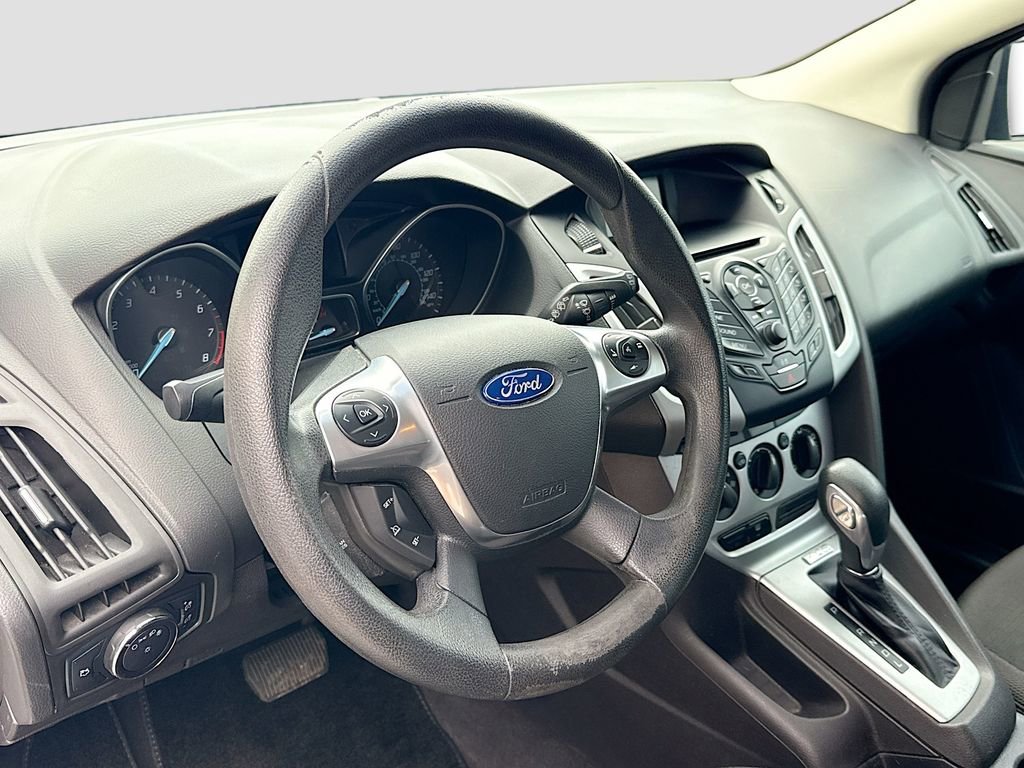 Used 2014 Ford Focus SE FWD image 11