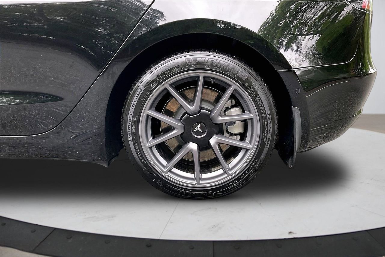 Used 2022 Tesla Model 3 Long Range AWD/4WD image 37