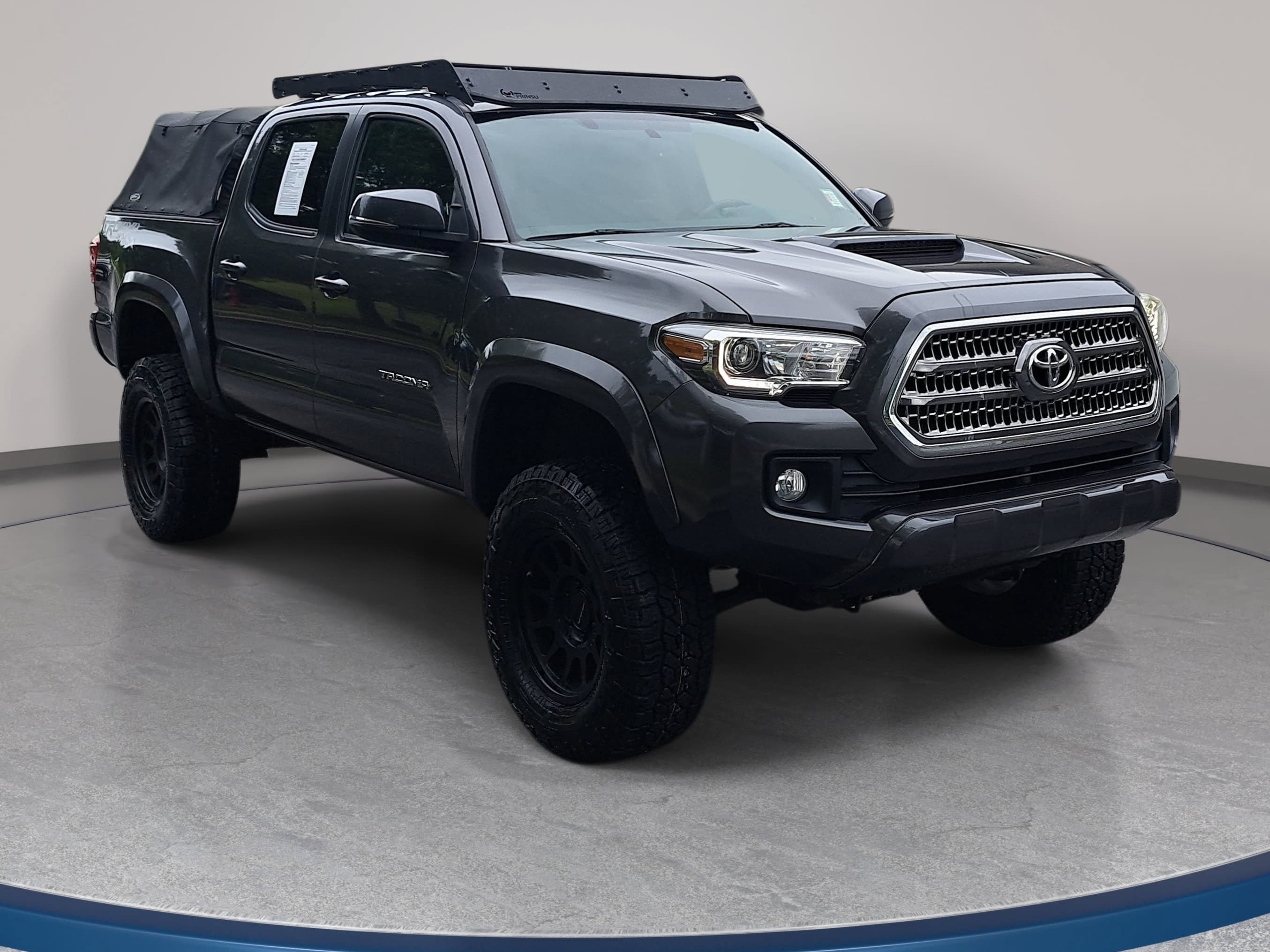 Used 2017 Toyota Tacoma TRD Sport w/ Premium & Technology Package AWD/4WD image 3