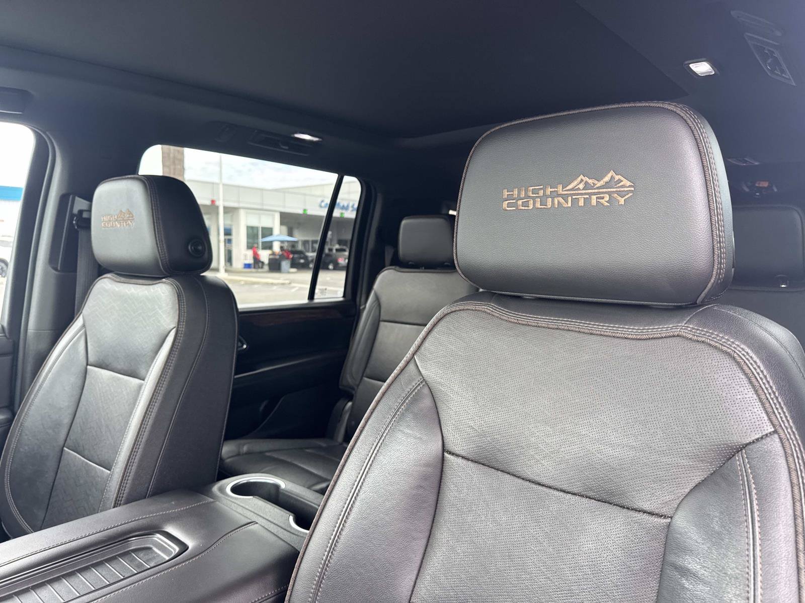 Used 2021 Chevrolet Suburban High Country RWD image 23