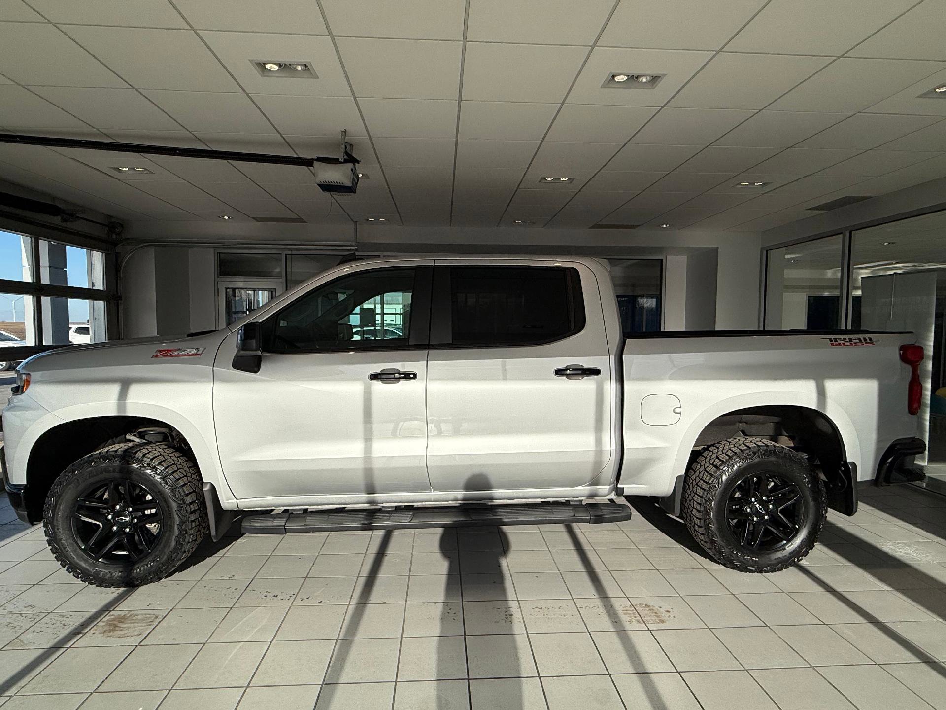 Certified 2022 Chevrolet Silverado 1500 LT Trail Boss w/ LT Trail Boss Premium Package AWD/4WD image 4