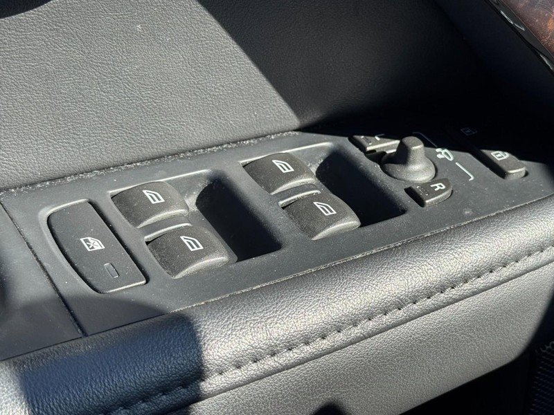 Used 2016 Volvo XC70 T5 Premier w/ Proximity Package image 23