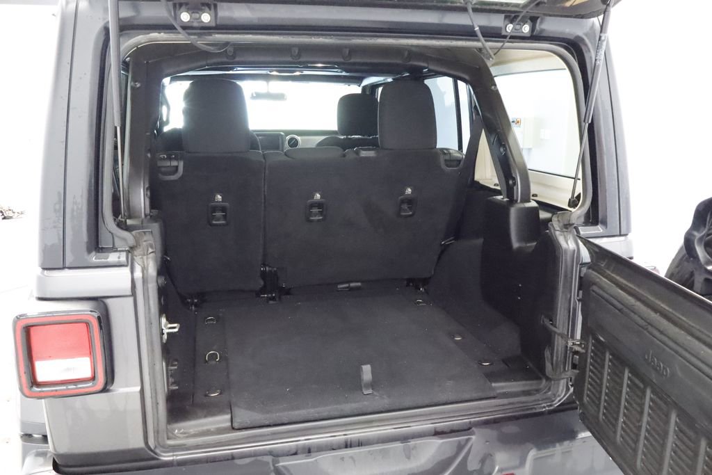 Used 2019 Jeep Wrangler Unlimited Sahara AWD/4WD image 21