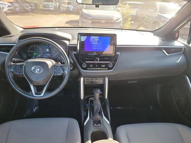 Used 2023 Toyota Corolla Cross SE image 9
