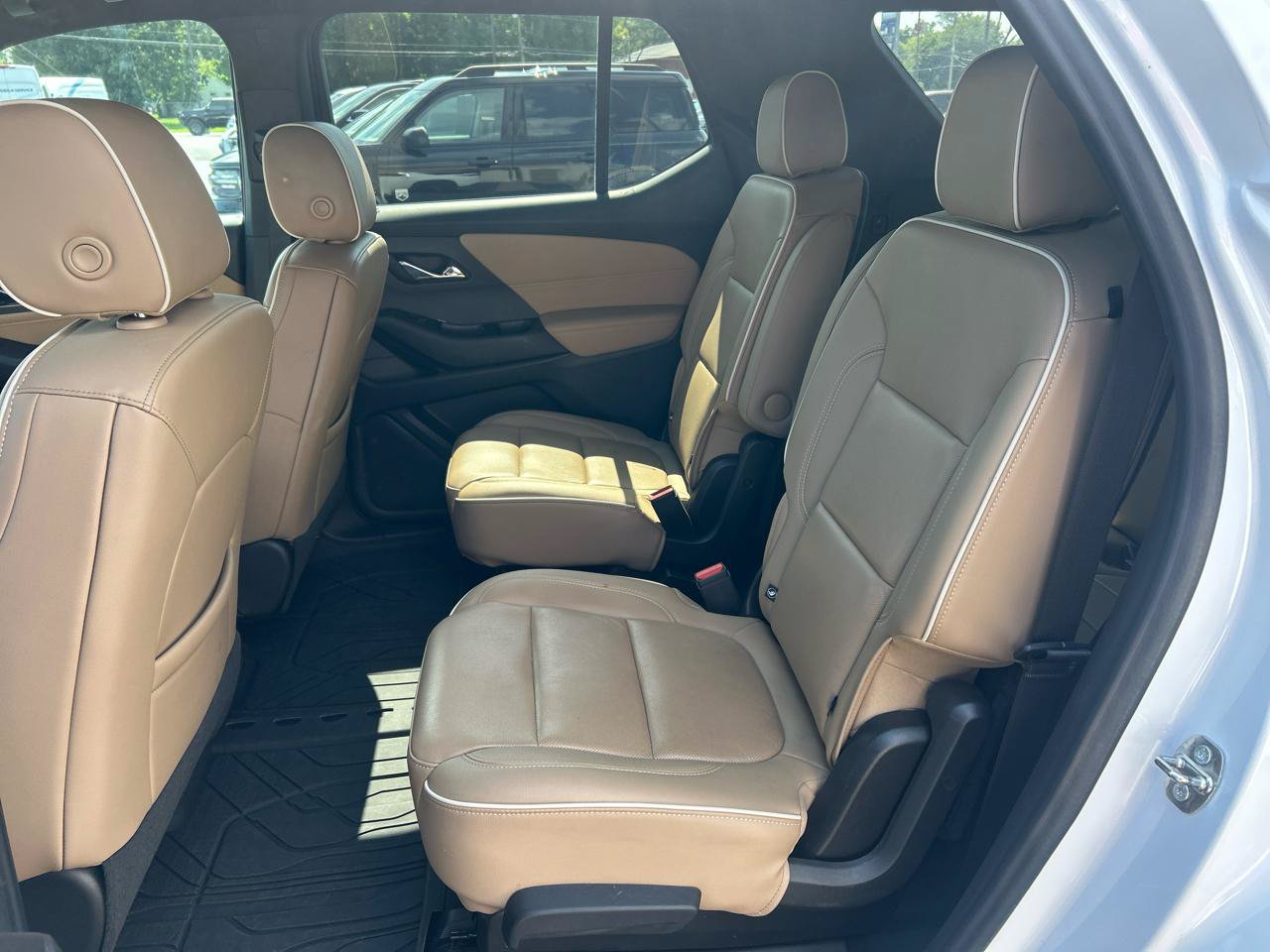 Used 2022 Chevrolet Traverse Premier w/ LPO, Floor Liner Package FWD image 11