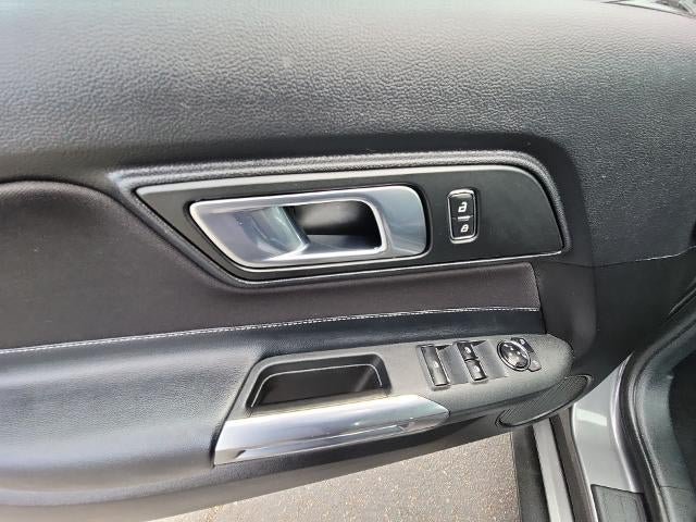 Used 2023 Ford Mustang Convertible RWD image 21