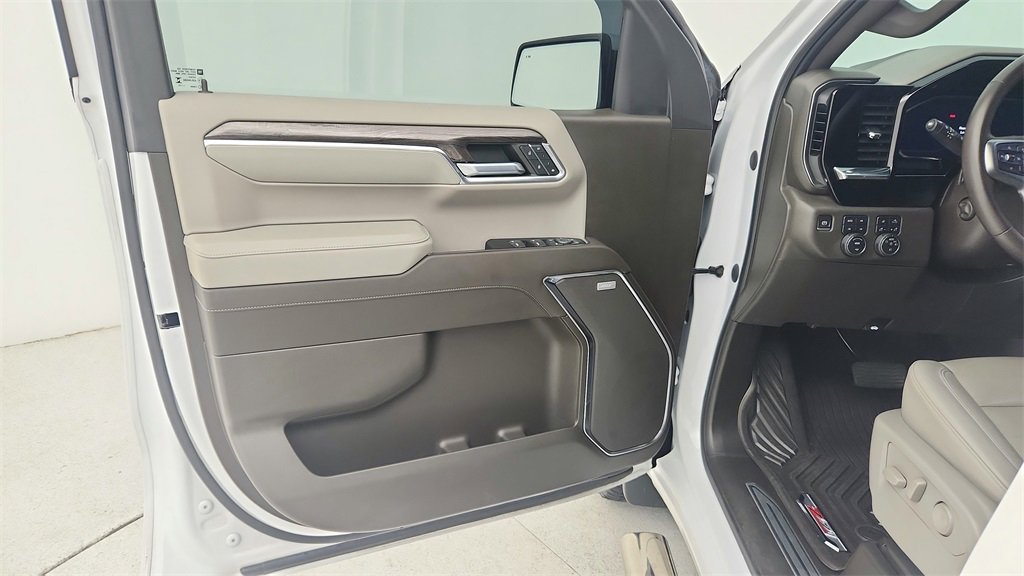 Used 2023 Chevrolet Silverado 1500 LTZ w/ LTZ Convenience Package II image 26