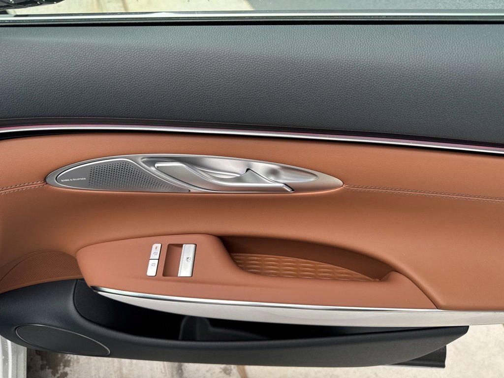 New 2026 Genesis GV70 2.5T Advanced image 18