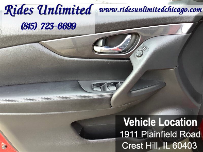Used 2017 Nissan Rogue SV w/ SV Premium Package AWD/4WD image 11