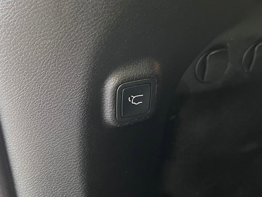 Used 2019 Jeep Cherokee Limited image 49