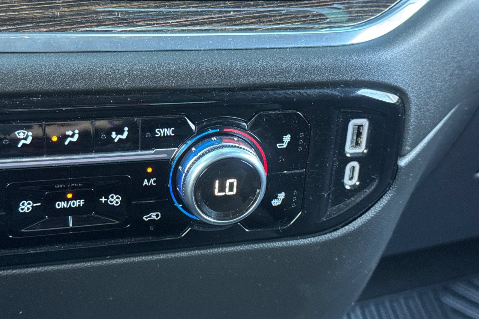 Used 2024 GMC Sierra 1500 SLE RWD image 28