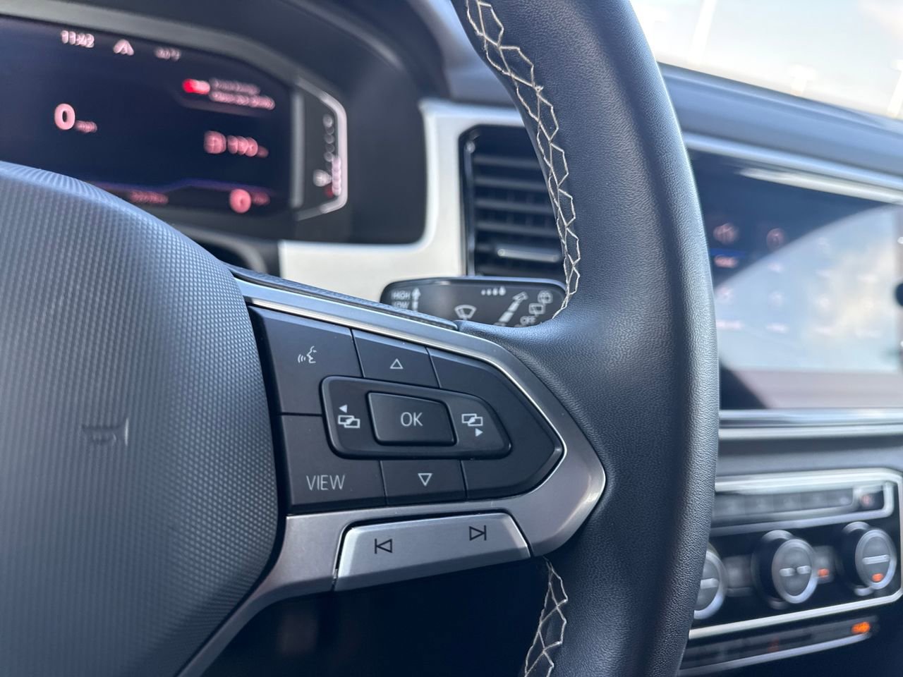 Used 2023 Volkswagen Atlas Cross Sport SE image 23