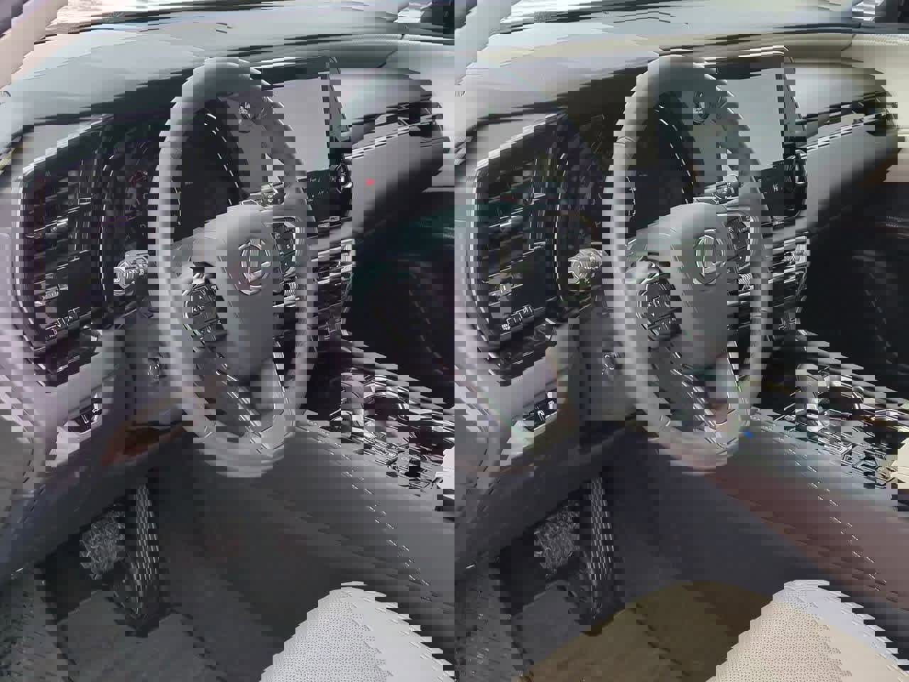 Used 2023 Lexus RX 350 FWD image 2