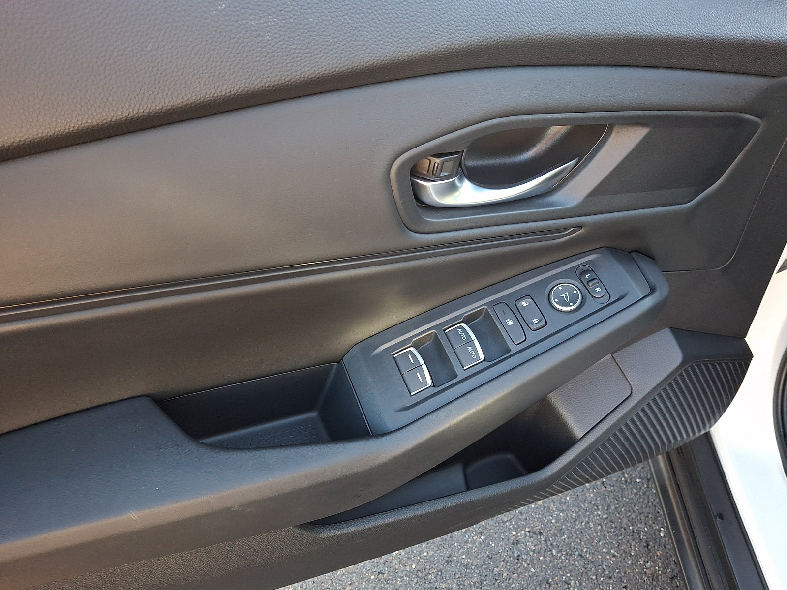 Used 2024 Honda Accord EX image 12