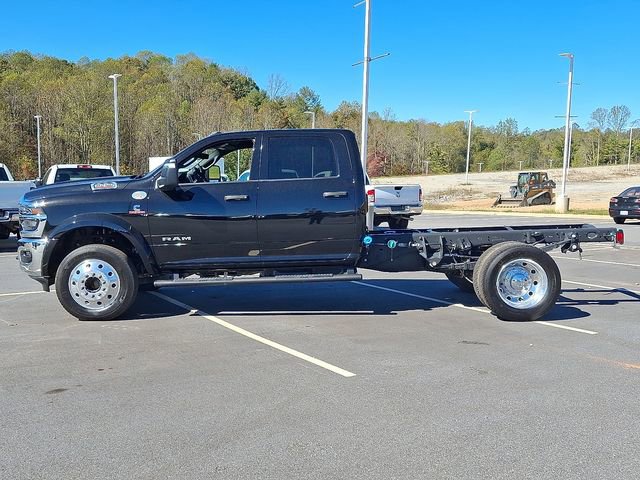 Used 2025 RAM 5500 4x4 Crew Cab image 7