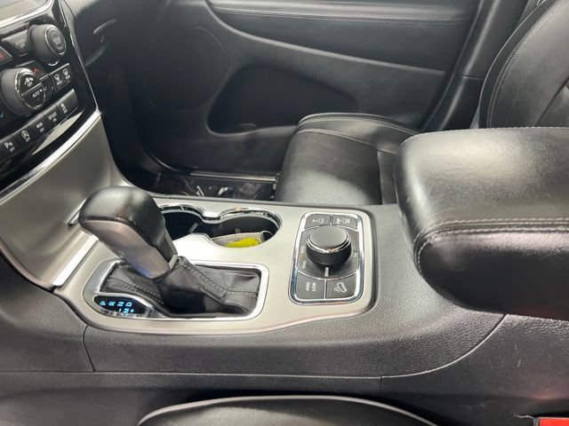 Used 2020 Jeep Grand Cherokee Overland AWD/4WD image 16
