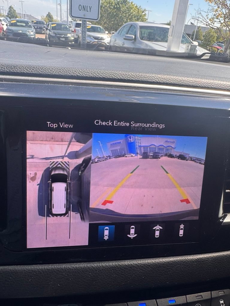 Used 2020 Chrysler Pacifica Touring-L w/ Advanced Safetytec Group AWD/4WD image 16