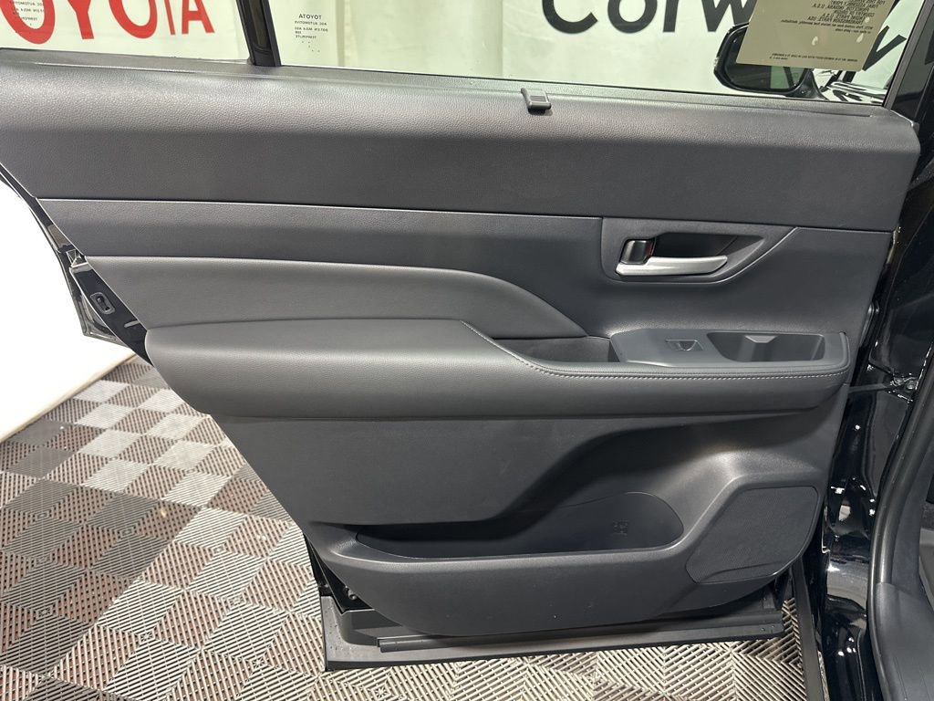 Used 2026 Toyota Grand Highlander XLE image 17