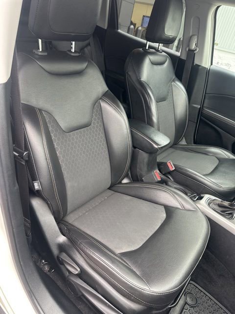 Used 2019 Jeep Compass Latitude w/ Popular Equipment Group AWD/4WD image 27