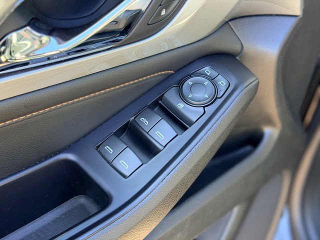 Used 2018 Chevrolet Traverse LT FWD image 20