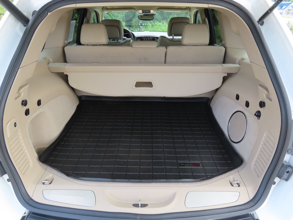Used 2019 Jeep Grand Cherokee Overland AWD/4WD image 18