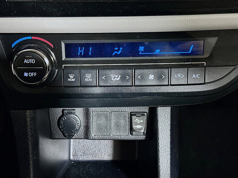Used 2014 Toyota Corolla LE image 16