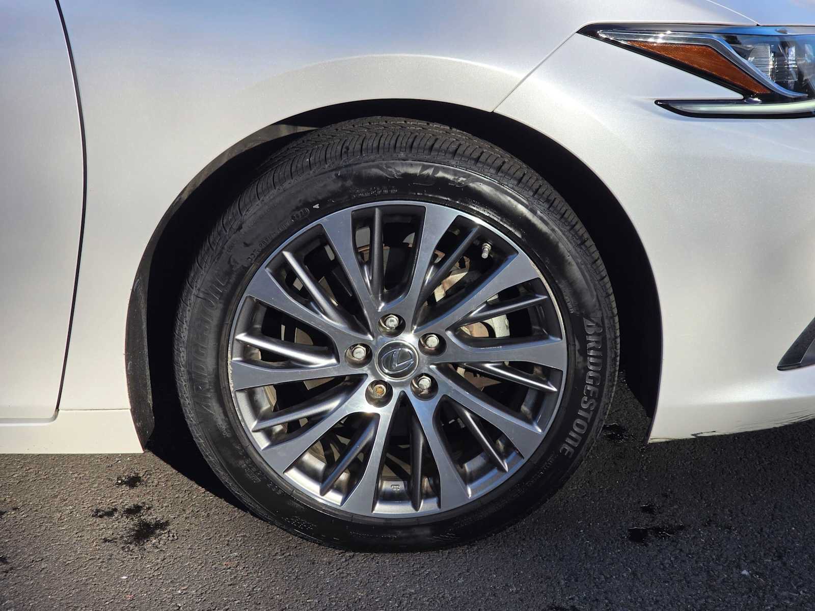 Used 2019 Lexus ES 300h w/ Premium Package FWD image 9