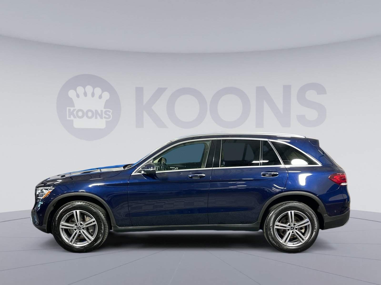 Used 2021 Mercedes-Benz GLC 300 4MATIC w/ Multimedia Package image 2