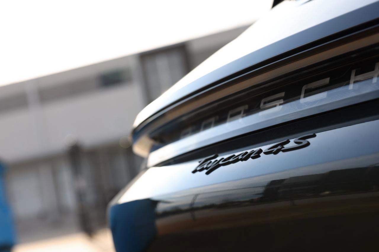 Used 2023 Porsche Taycan 4S image 36