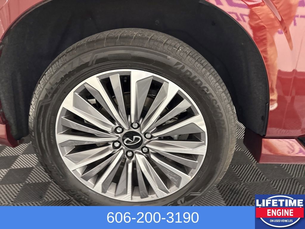 Used 2025 INFINITI QX80 Sensory image 5