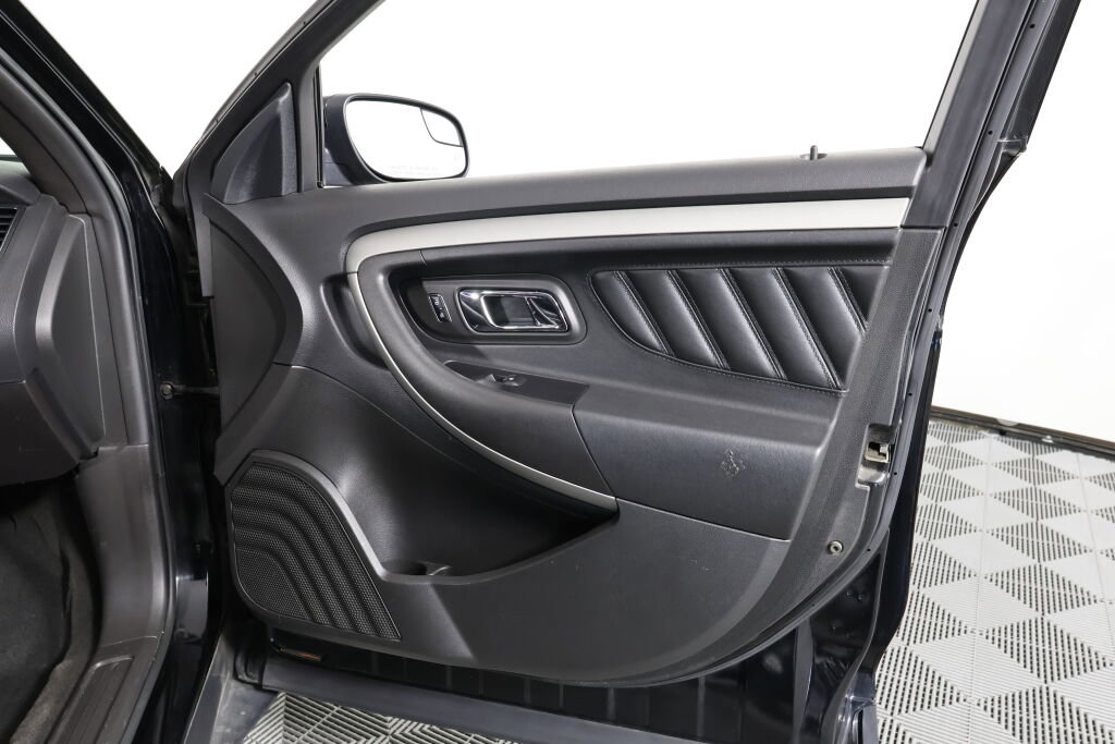 Used 2017 Ford Taurus SEL image 25
