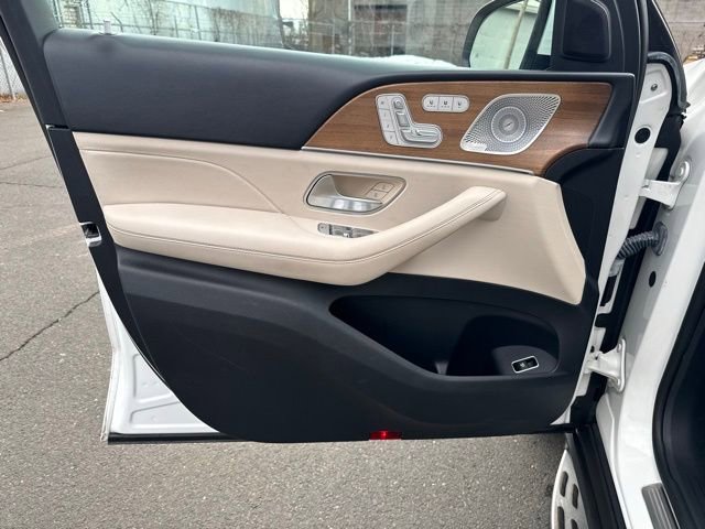 Used 2022 Mercedes-Benz GLS 450 4MATIC image 19