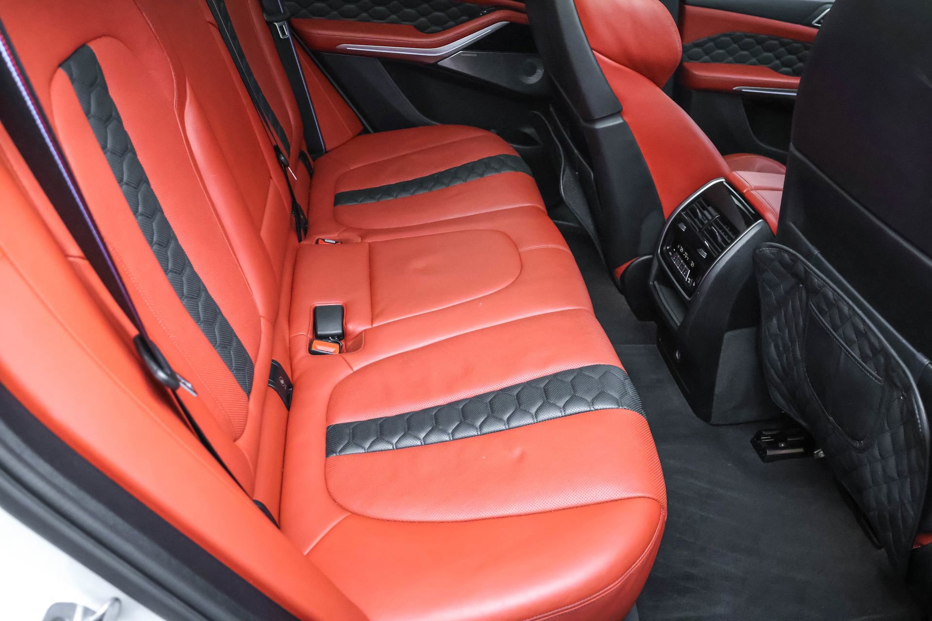 Used 2020 BMW X5 M Competition w/ Executive Package image 33