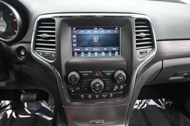 Used 2021 Jeep Grand Cherokee Laredo AWD/4WD image 8