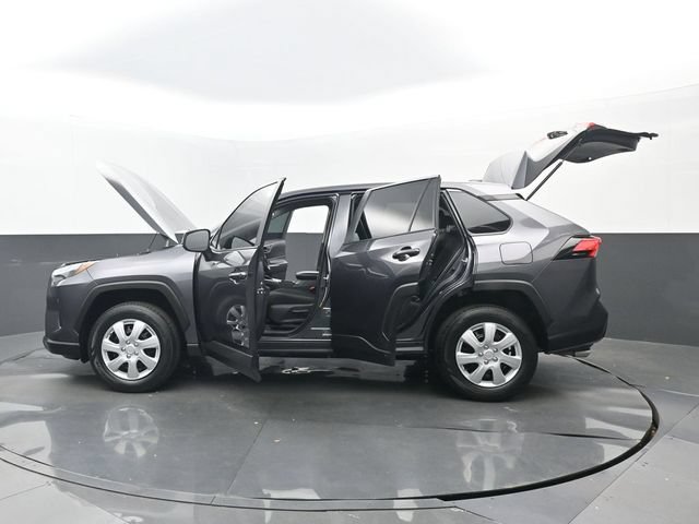 Used 2024 Toyota RAV4 LE FWD image 31